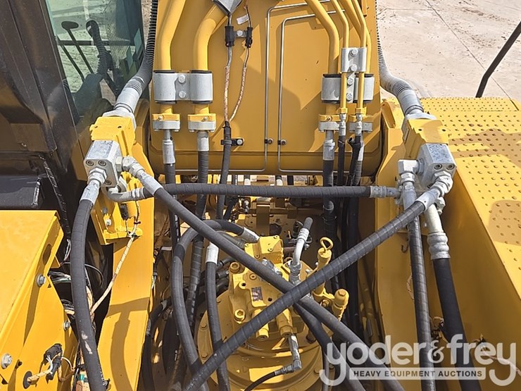 2019-caterpillar-336-image-117