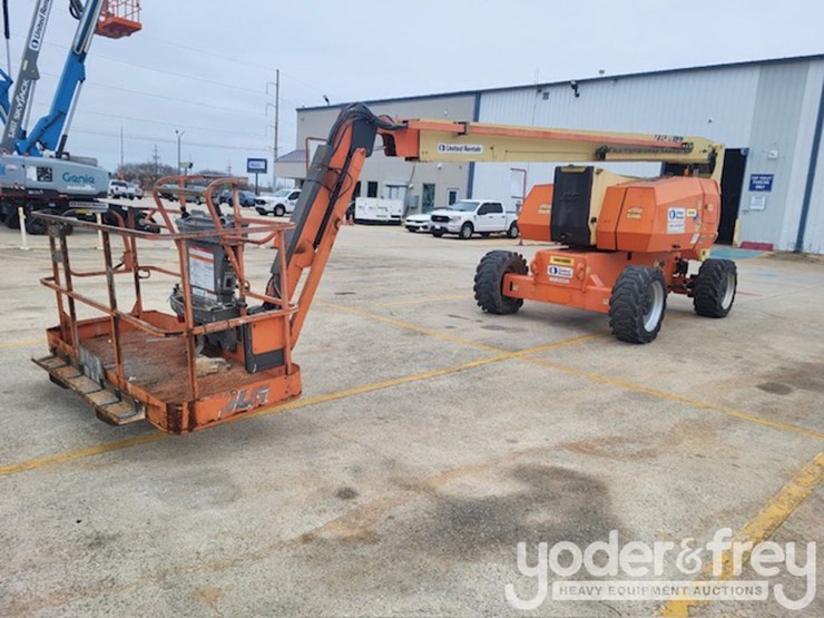 2016-jlg-800aj-image-1