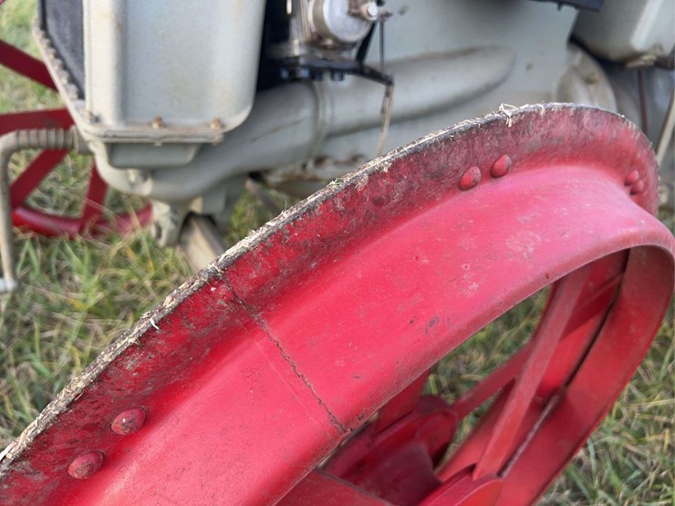 brand-new-never-used-1925-fordson-tractor-image-15