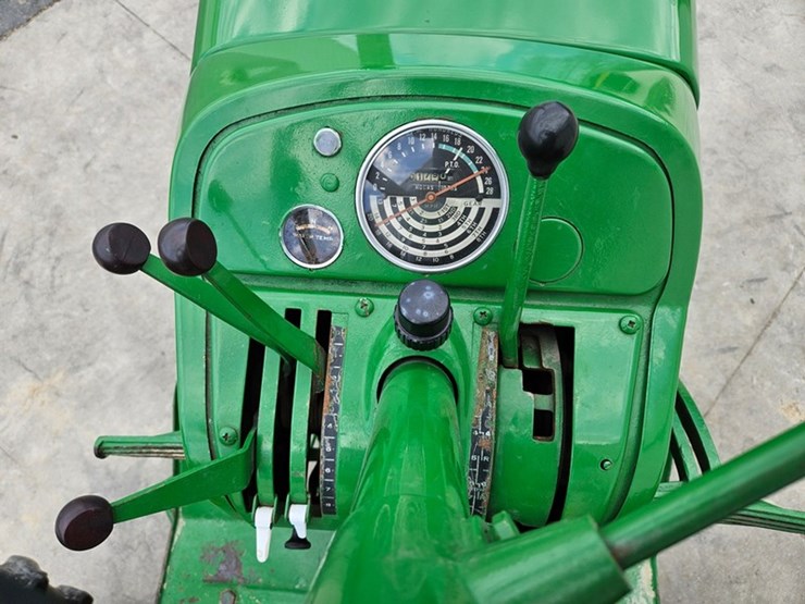 1961-john-deere-2010-image-26