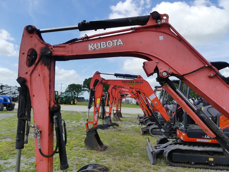 2018-kubota-kx033-4-image-7