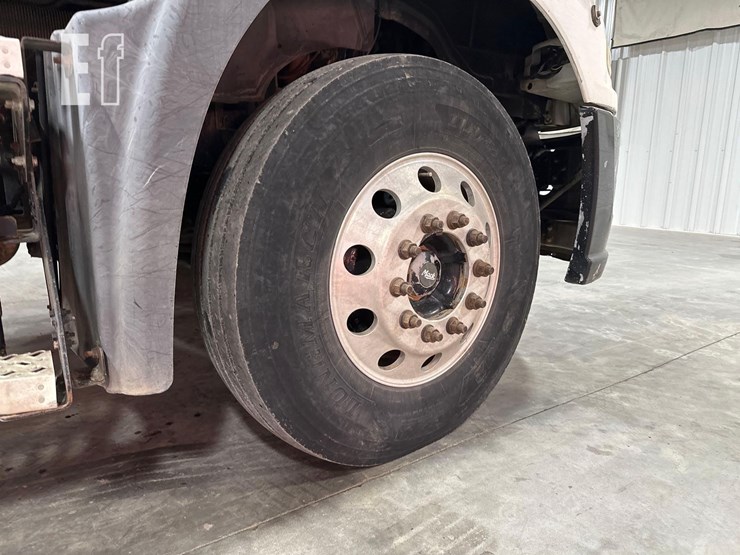 2010-mack-pinnacle-cxu613-image-32