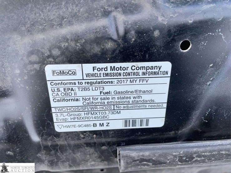 2017-ford-explorer-image-18