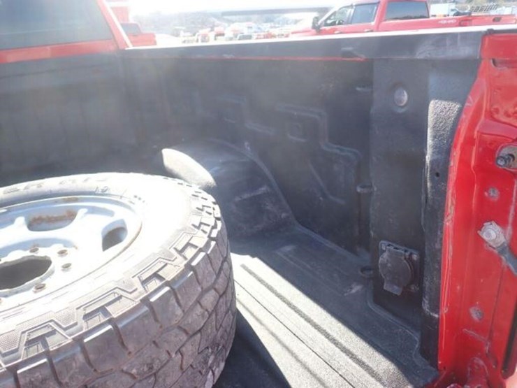 2022-chevrolet-2500hd-image-61