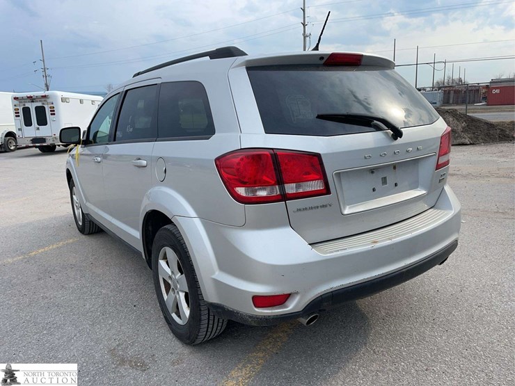 2011-dodge-journey-image-7
