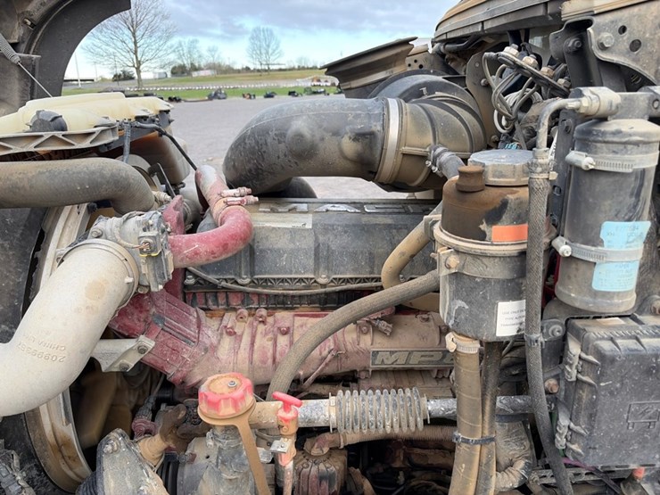 #31710-•-2019-mack-gr64f-m359-tri-axle-dump-truck-image-8