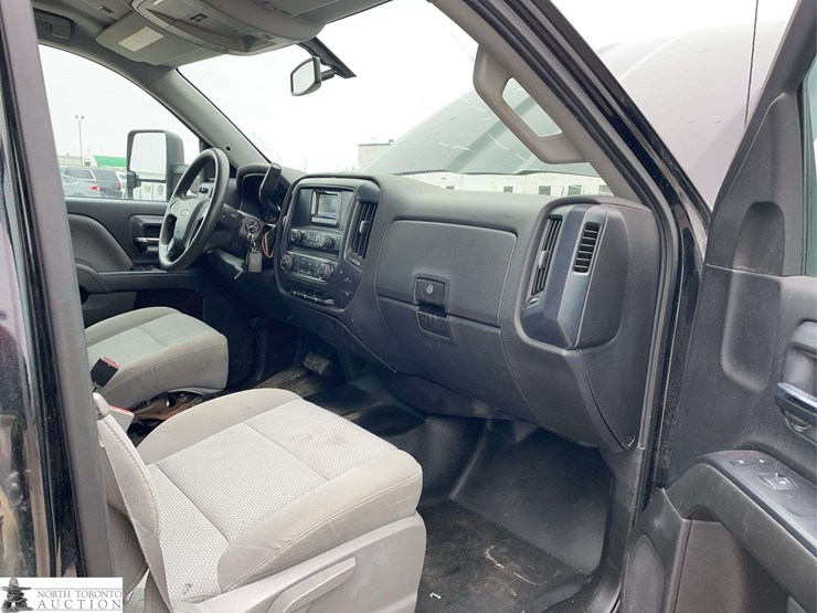 2015-chevrolet-silverado-2500hd-image-22