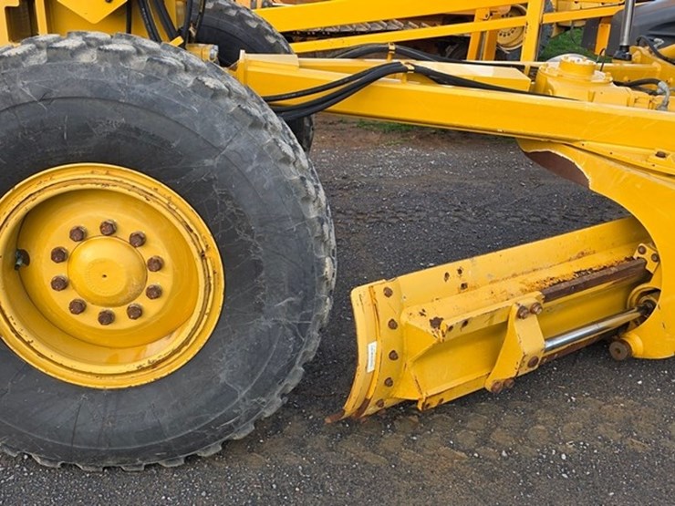 2020-caterpillar-140-image-9