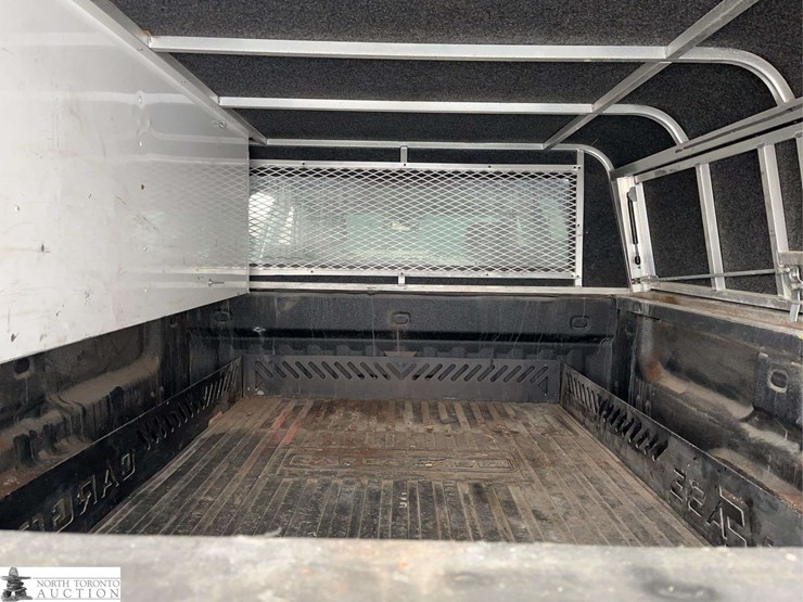 2015-chevrolet-silverado-2500hd-image-17