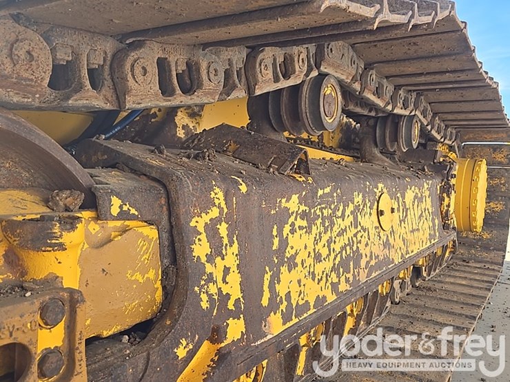 2023-komatsu-d61px-24-image-15