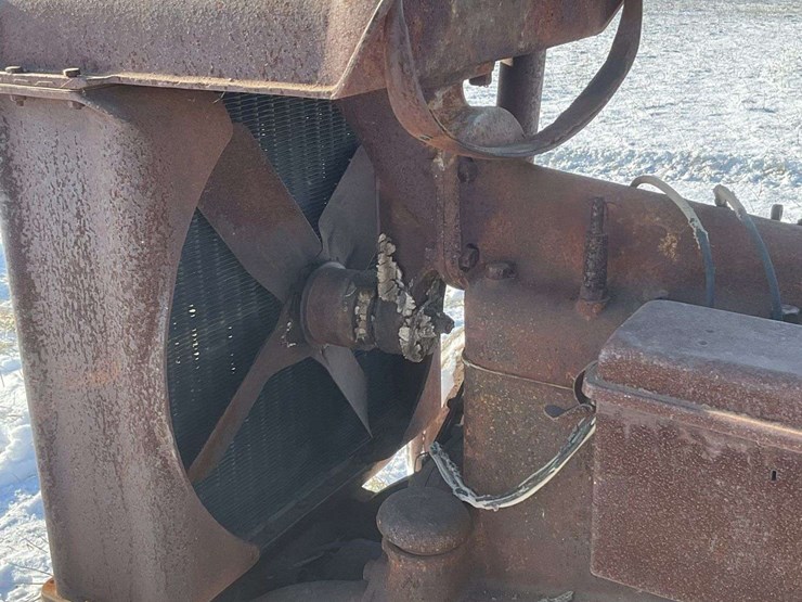 fordson-with-hard-rubber-tires-image-28