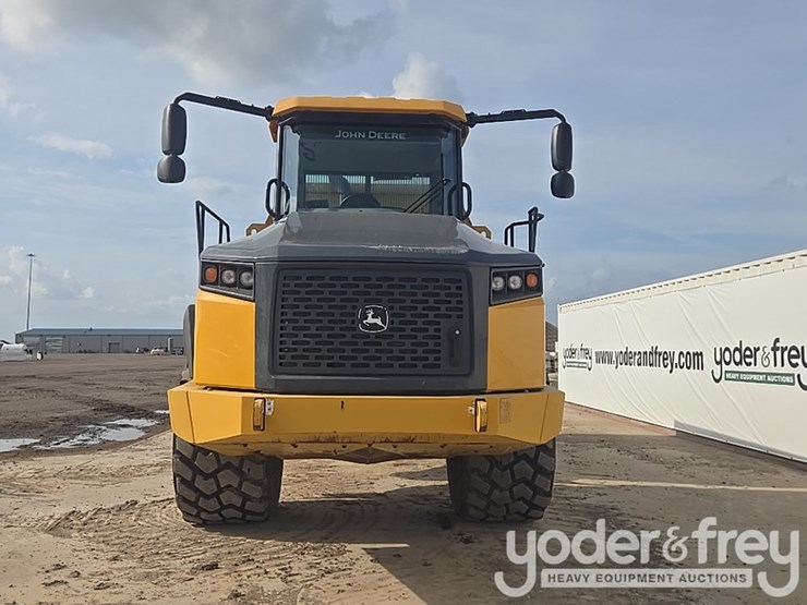 2022-deere-260e-image-8