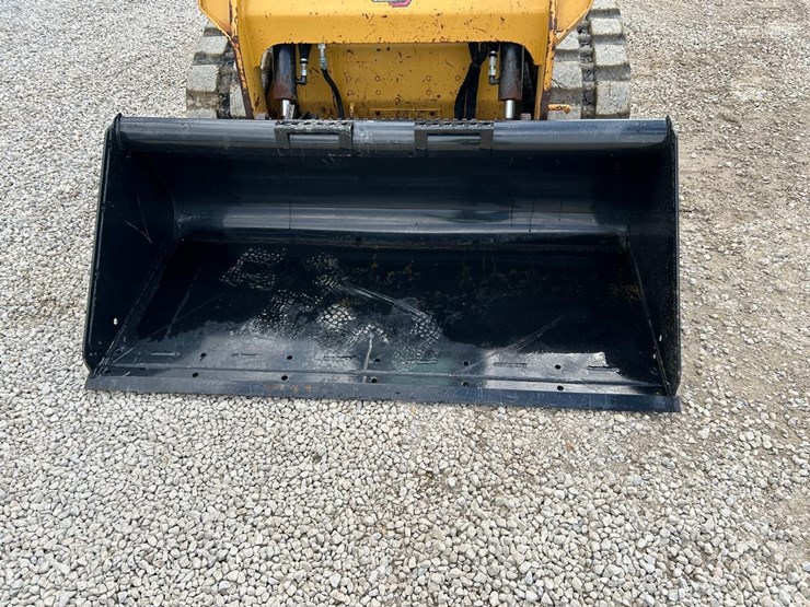 2022-caterpillar-259d3-image-9