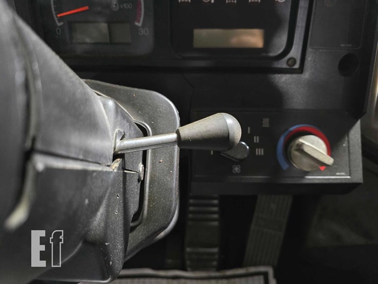 2015-caterpillar-815f-2-image-29