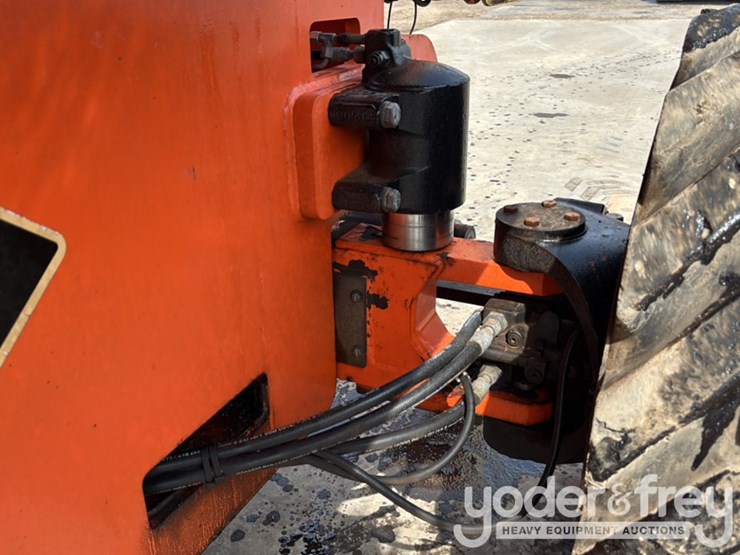 2014-jlg-800aj-image-15