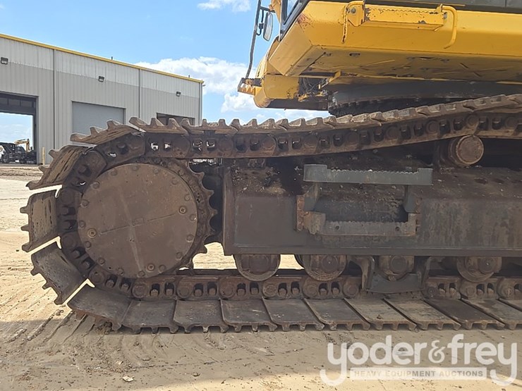 2015-komatsu-pc490-lc-11-image-11