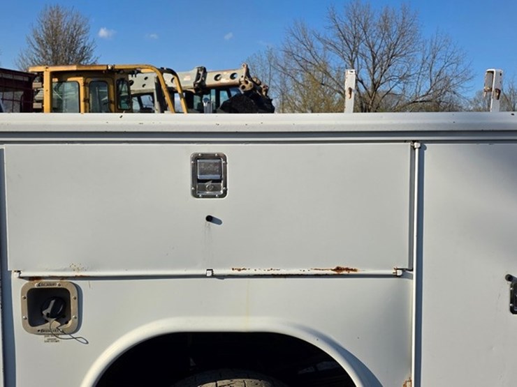 2004-ford-f350-image-13