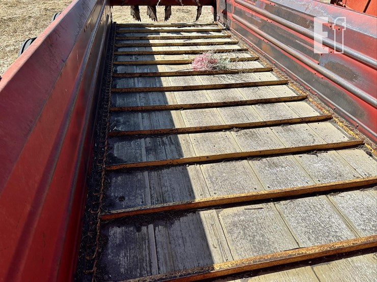 new-holland-791-image-7