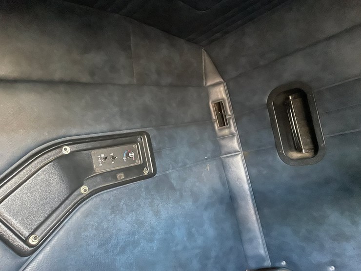 #400-•-1997-mac-ch600-semi-(has-wi-title)-image-103