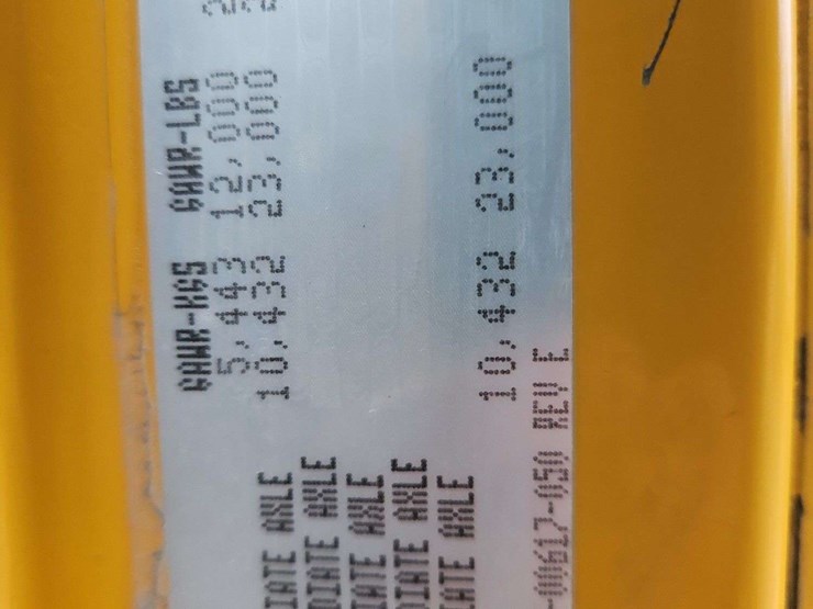 2004-freightliner-fl80-image-41