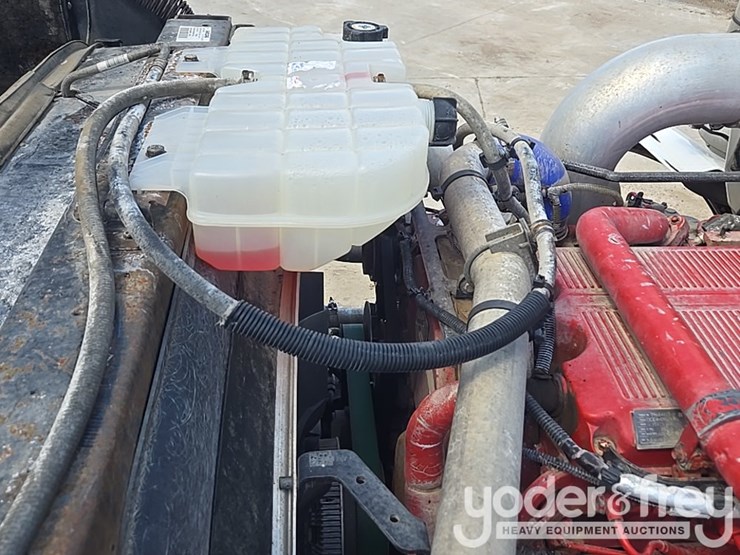 2014-kenworth-t880-image-92