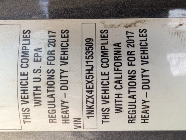 2017-kenworth-t880-image-24