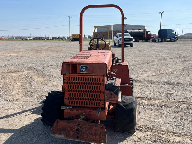 ditch-witch-3700-image-2