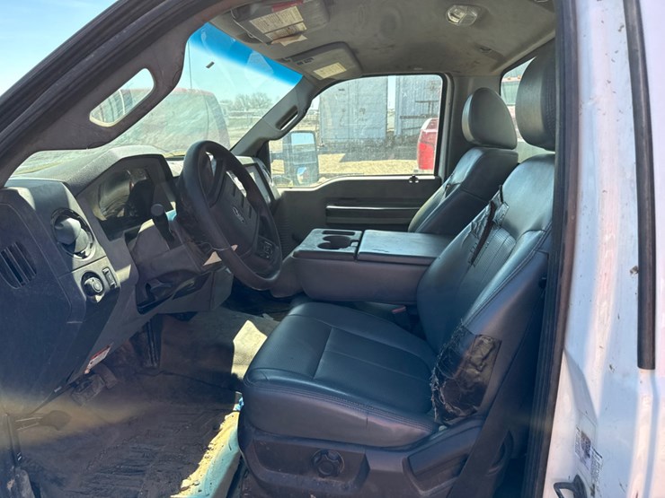 2011-ford-f550-image-5