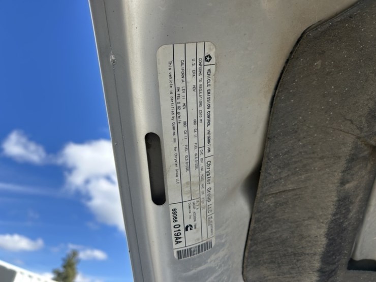 2010-dodge-ram-3500-image-43