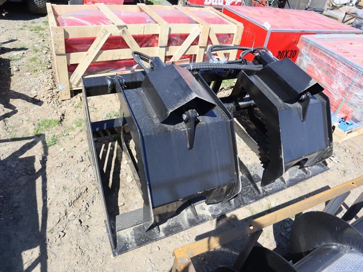 future-skid-steer-wood-grabber-image-2