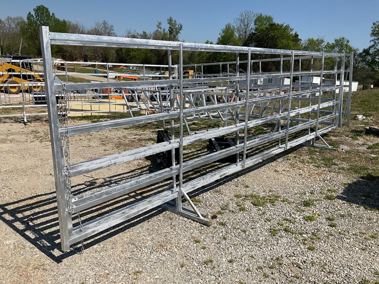 #94-•-20ft-galvanized-stand-up-panel-with-chain-image-1