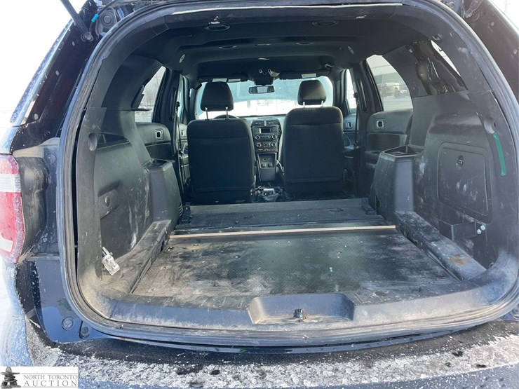 2017-ford-explorer-image-21