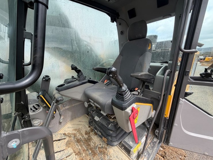 2022-volvo-ec300el-image-20