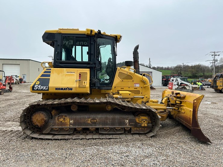 2017-komatsu-d51pxi-24-image-5