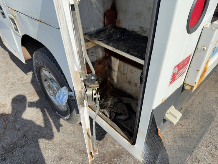 2010-ford-f350-xlt-image-15