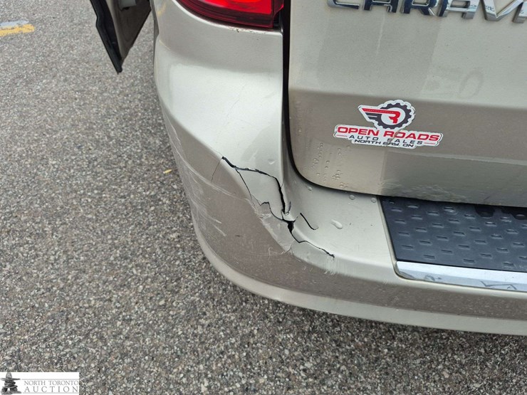 2015-dodge-grand-caravan-sxt-image-25