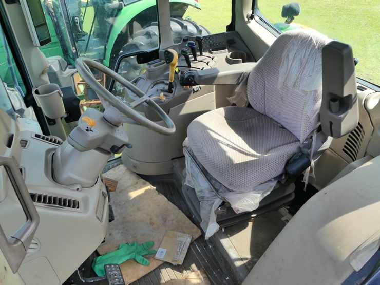 2020-john-deere-6155m-image-11