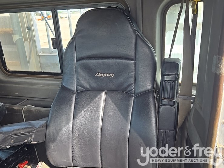 2014-kenworth-t800-image-125