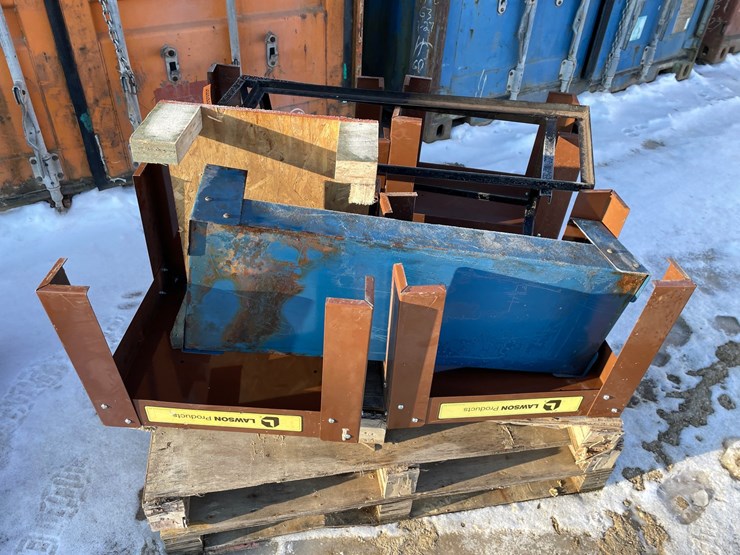 #3940-•-assortment-of-metal-stands-image-2