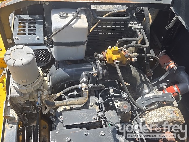 2015-komatsu-pc490-lc-11-image-87