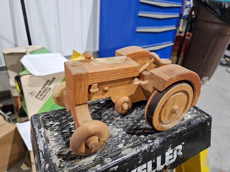#989-•-wooden-tractor-image-1