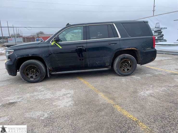 2017-chevrolet-tahoe-image-8
