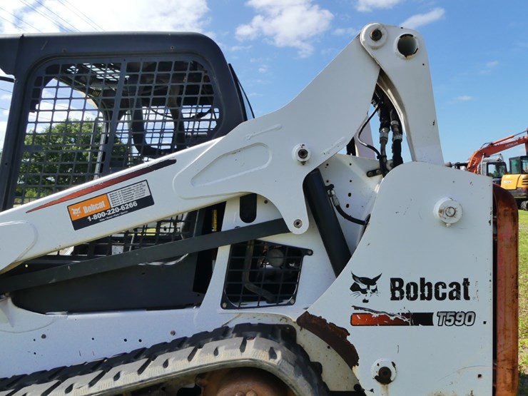 2015-bobcat-t590-image-7