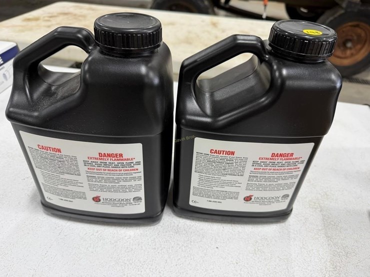 (2)-8lb-hodgdon-varget-rifle-powder-jugs-image-4