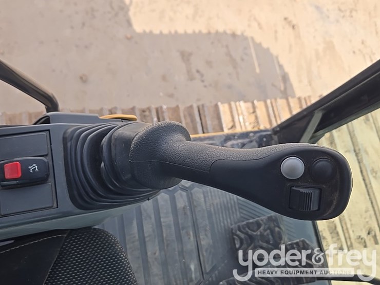 2019-caterpillar-336-image-150