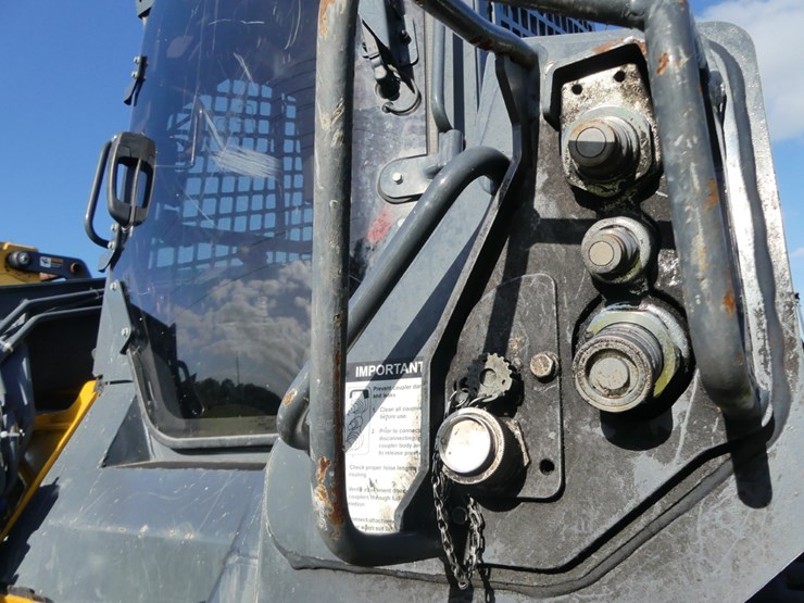 2023-deere-333g-image-11