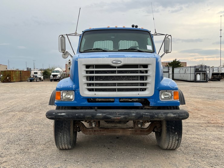 2002-sterling-lt9500-image-2