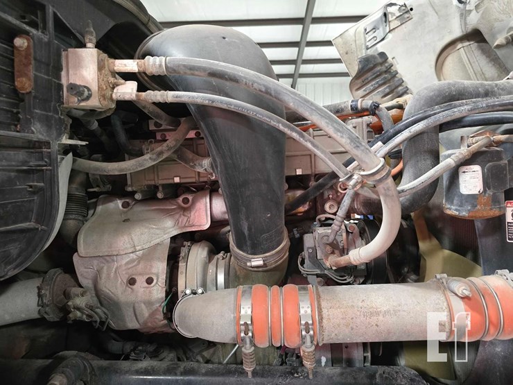 2016-freightliner-cascadia-125-image-25