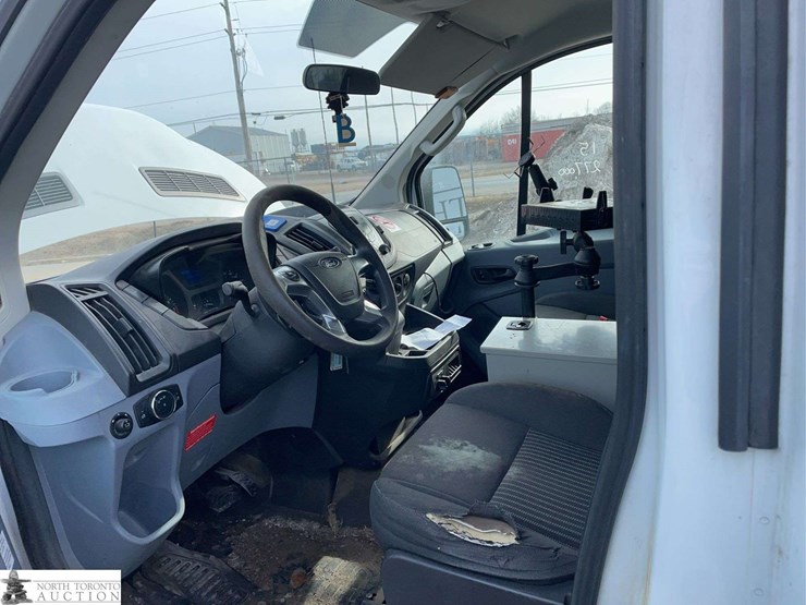 2015-ford-transit-image-11