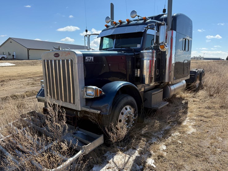 2005-peterbilt-379-image-1